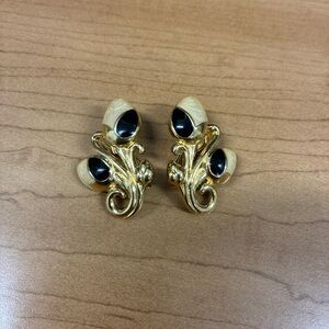 Trifari Signed Gold Tone Floral Clip-On Earrings Pearlescent/Black Enamel Buds